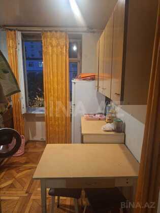2 otaqlı Köhnə tikili, Elmlər Akademiyası m., Bakı