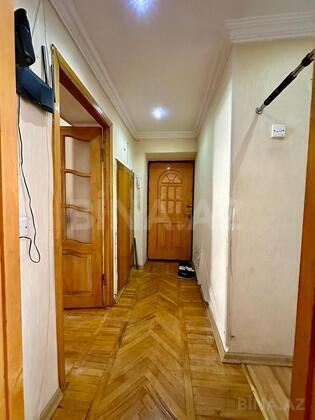 3 otaqlı Köhnə tikili, Qara Qarayev m., Bakı