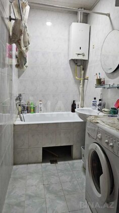 2 otaqlı Köhnə tikili, Nizami m., Bakı