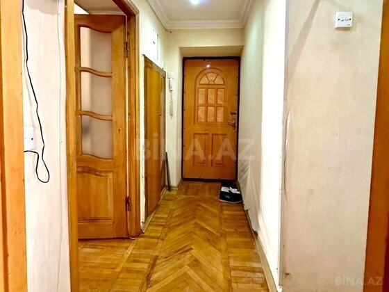 3 otaqlı Köhnə tikili, Qara Qarayev m., Bakı