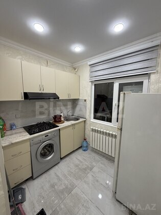 2 otaqlı Köhnə tikili, Memar Əcəmi m., Bakı