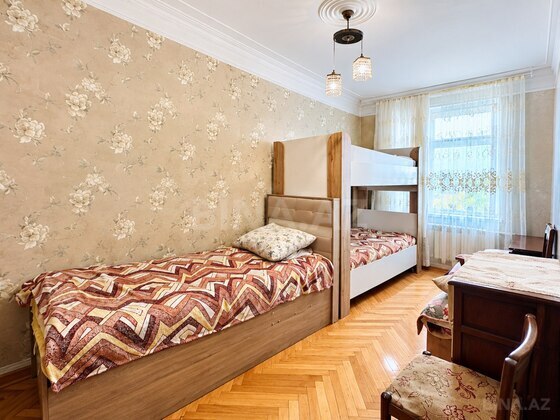 3 otaqlı Köhnə tikili, Qara Qarayev m., Bakı