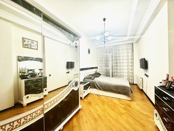 4 otaqlı Yeni tikili, Azadlıq Prospekti m., Bakı