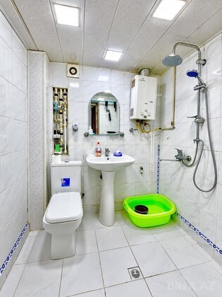 3 otaqlı Köhnə tikili, Qara Qarayev m., Bakı