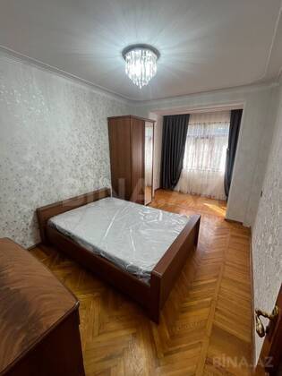 4 otaqlı Köhnə tikili, Memar Əcəmi m., Bakı