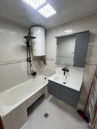 4 otaqlı Köhnə tikili, Memar Əcəmi m., Bakı