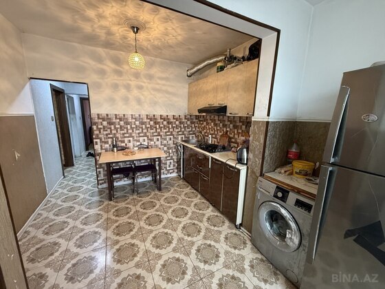 2 otaqlı Köhnə tikili, Qara Qarayev m., Bakı