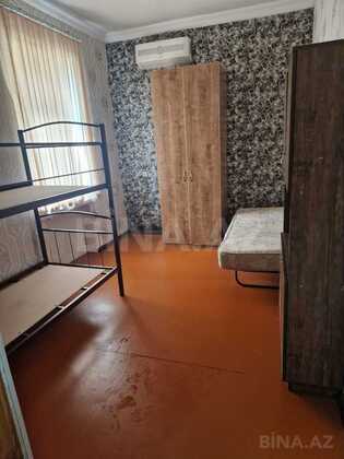 3 otaqlı Köhnə tikili, Bakıxanov q., Bakı