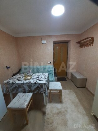1 otaqlı Köhnə tikili, Elmlər Akademiyası m., Bakı