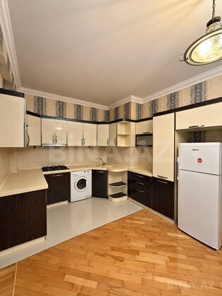 3 otaqlı Yeni tikili, 8 Noyabr m., Bakı