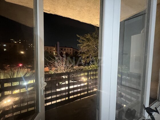 2 otaqlı Köhnə tikili, Qara Qarayev m., Bakı