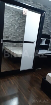 3 otaqlı Köhnə tikili, Memar Əcəmi m., Bakı