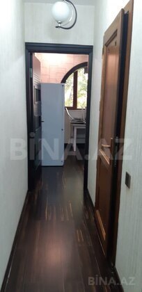 3 otaqlı Köhnə tikili, Memar Əcəmi m., Bakı