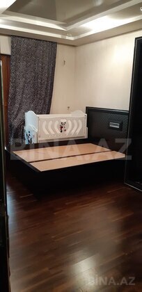 3 otaqlı Köhnə tikili, Memar Əcəmi m., Bakı