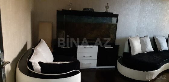 3 otaqlı Köhnə tikili, Memar Əcəmi m., Bakı