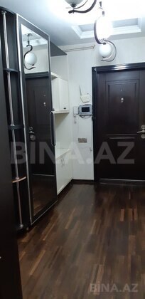 3 otaqlı Köhnə tikili, Memar Əcəmi m., Bakı