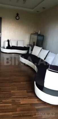 3 otaqlı Köhnə tikili, Memar Əcəmi m., Bakı