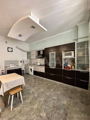 3 otaqlı Yeni tikili, 8 Noyabr m., Bakı