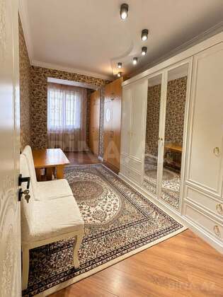 3 otaqlı Köhnə tikili, Qara Qarayev m., Bakı