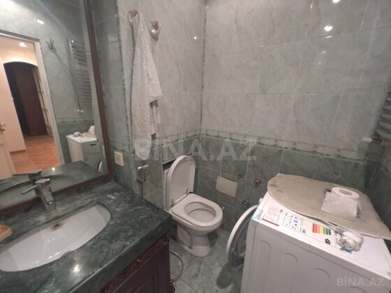3 otaqlı Köhnə tikili, Nizami m., Bakı