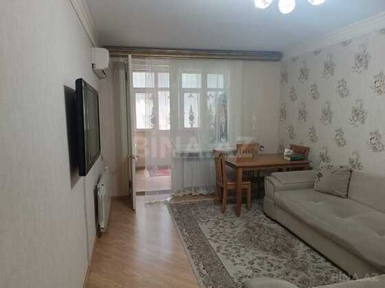2 otaqlı Köhnə tikili, Qara Qarayev m., Bakı