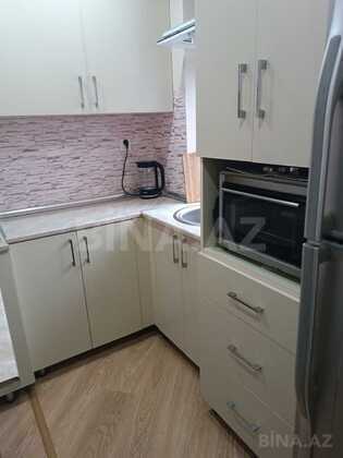 2 otaqlı Köhnə tikili, Qara Qarayev m., Bakı