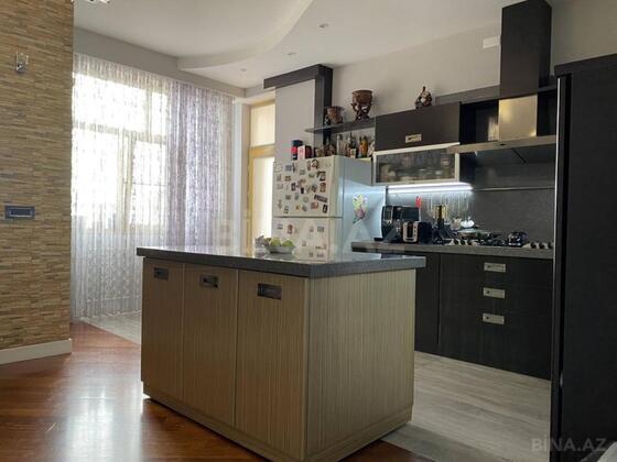 3 otaqlı Yeni tikili, 28 May m., Bakı