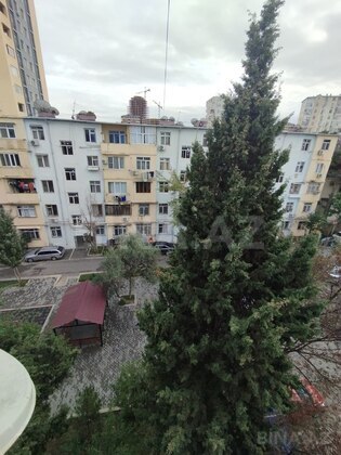 1 otaqlı Köhnə tikili, Memar Əcəmi m., Bakı