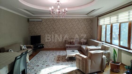 8 otaqlı Həyət evi/Bağ evi, Qaraçuxur q., Bakı