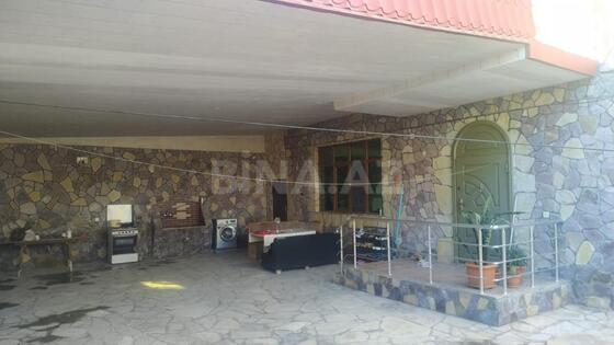 8 otaqlı Həyət evi/Bağ evi, Qaraçuxur q., Bakı