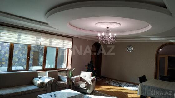 8 otaqlı Həyət evi/Bağ evi, Qaraçuxur q., Bakı
