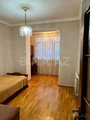 3 otaqlı Köhnə tikili, Əhmədli m., Bakı