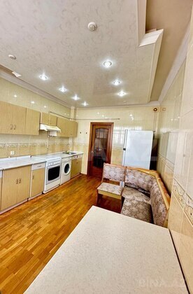 3 otaqlı Köhnə tikili, Əhmədli m., Bakı