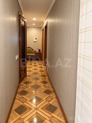 3 otaqlı Köhnə tikili, Neftçilər m., Bakı