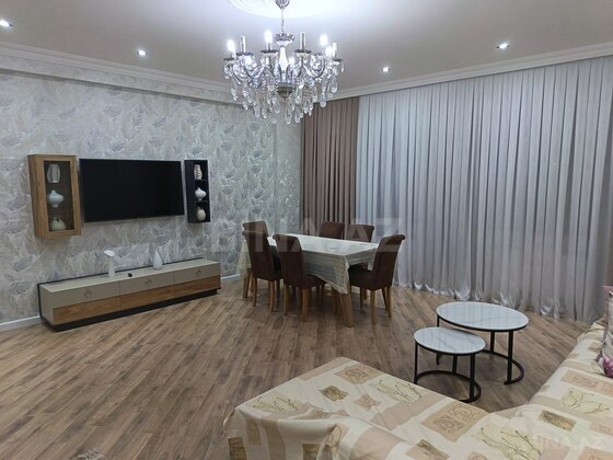 4 otaqlı Yeni tikili, Elmlər Akademiyası m., Bakı