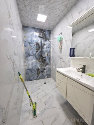 4 otaqlı Köhnə tikili, Bakıxanov q., Bakı