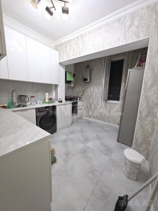 4 otaqlı Köhnə tikili, Bakıxanov q., Bakı
