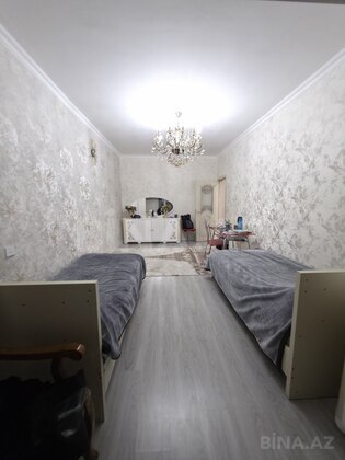 4 otaqlı Köhnə tikili, Bakıxanov q., Bakı