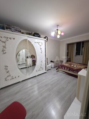 4 otaqlı Köhnə tikili, Bakıxanov q., Bakı