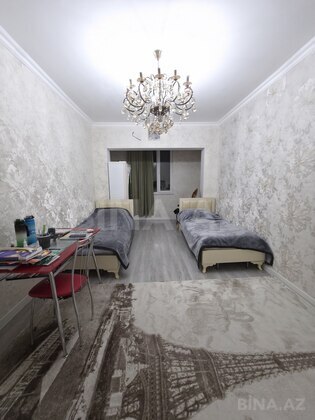 4 otaqlı Köhnə tikili, Bakıxanov q., Bakı