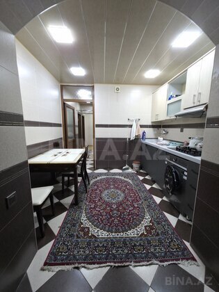 4 otaqlı Köhnə tikili, Bakıxanov q., Bakı