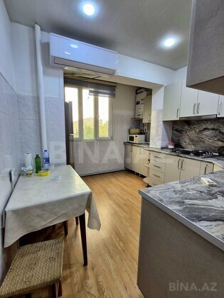 3 otaqlı Köhnə tikili, Əhmədli m., Bakı