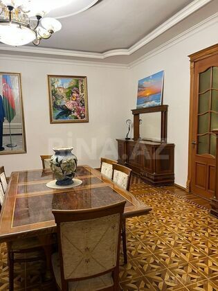 3 otaqlı Köhnə tikili, 28 May m., Bakı