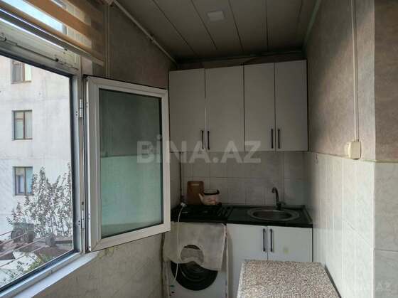 3 otaqlı Köhnə tikili, Memar Əcəmi m., Bakı