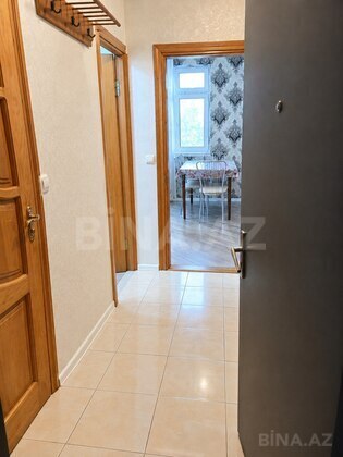 3 otaqlı Köhnə tikili, Memar Əcəmi m., Bakı