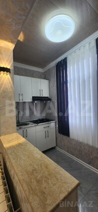 3 otaqlı Köhnə tikili, Memar Əcəmi m., Bakı