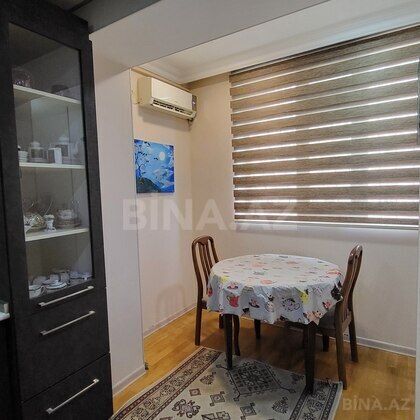 4 otaqlı Köhnə tikili, İnşaatçılar m., Bakı