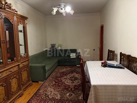 2 otaqlı Köhnə tikili, 8-ci mikrorayon q., Bakı