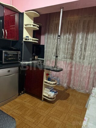 2 otaqlı Köhnə tikili, 8-ci mikrorayon q., Bakı