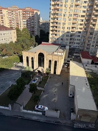 2 otaqlı Köhnə tikili, 8-ci mikrorayon q., Bakı